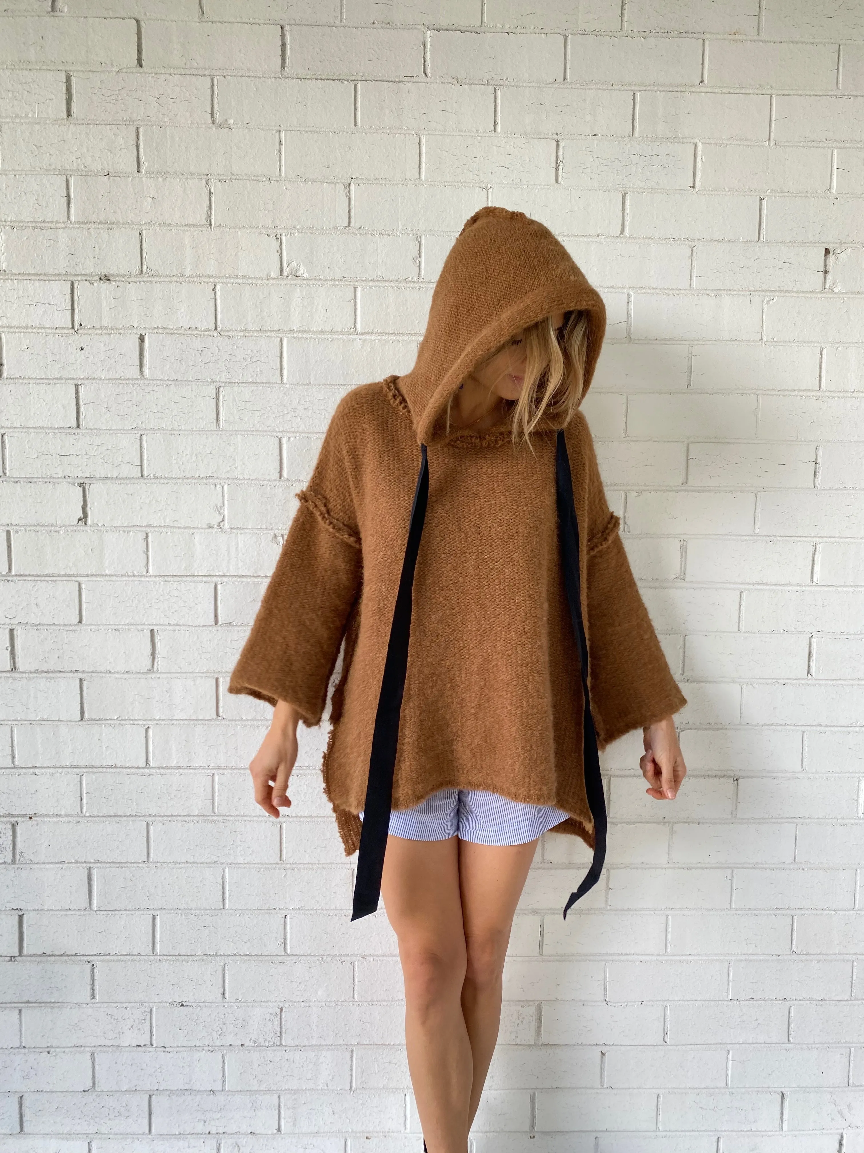 AMANO ALPACA HOODIE WITH DRAWSTRING TIE- BROWN