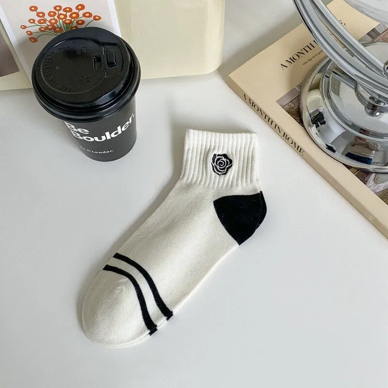 Black and White cotton socks gift Women Winter Socks gift flowers Korean Japanese floral