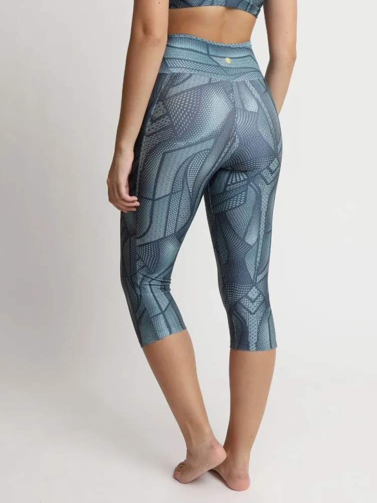 Capri Legging with Pockets - GRAPHIC BLUE