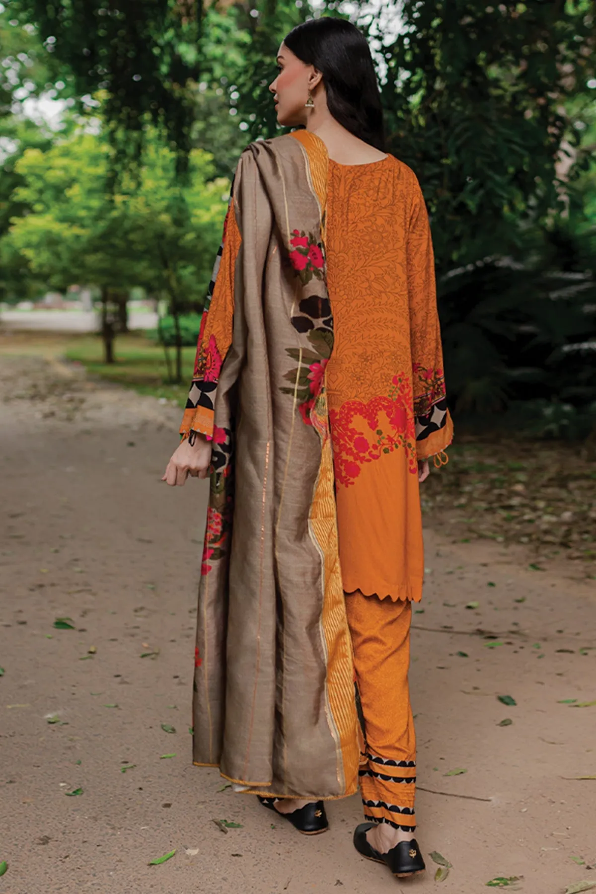 Charizma C-Print Linen Collection with Printed Wool Shawl – CPW-01