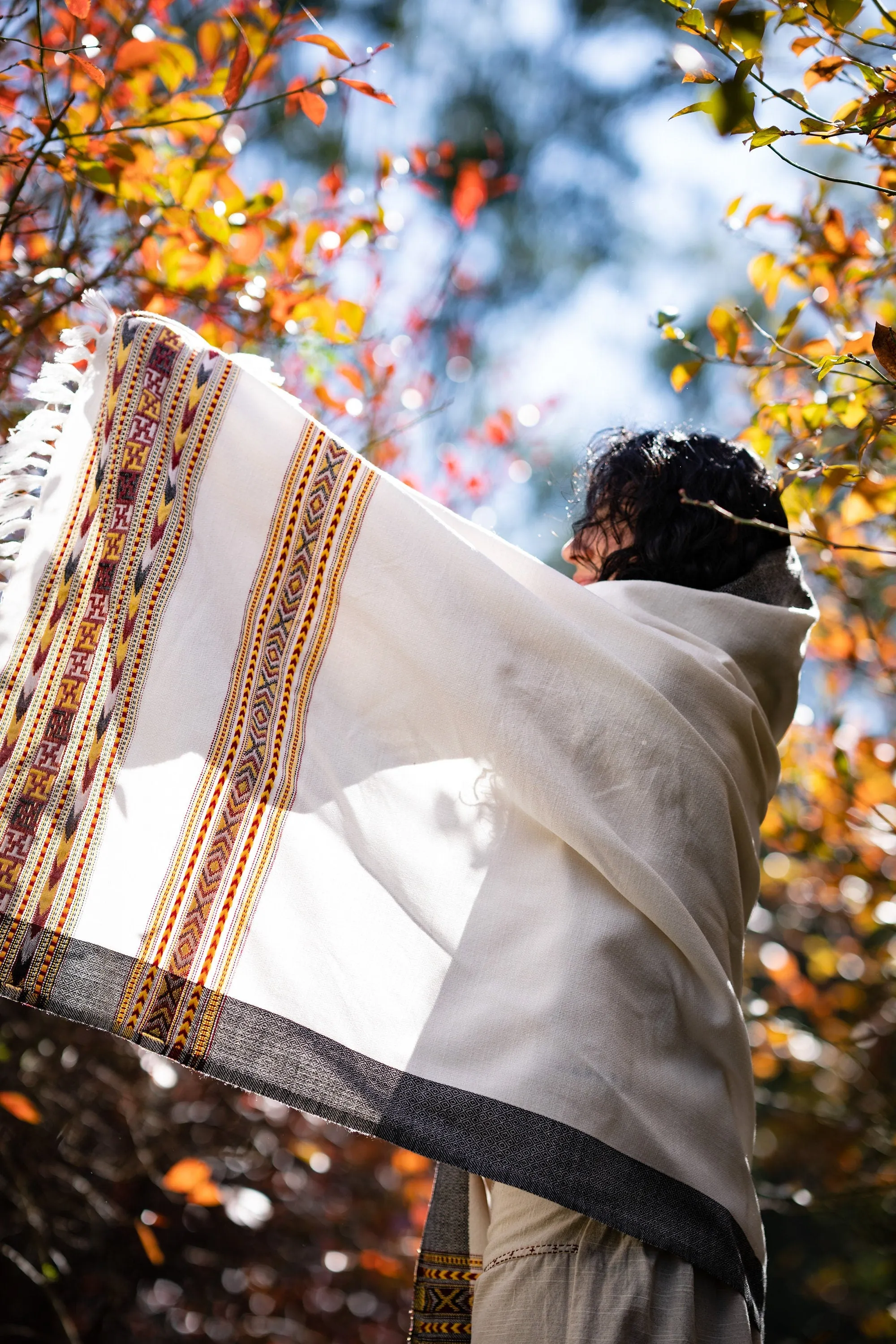 SAMADHI Shawl Meditation Prayer Blanket Cosy Pure White Cashmere Yak Wool and Acrylic Wool Blend Tibetan Winter Tribal Embroidery Zen AJJAYA