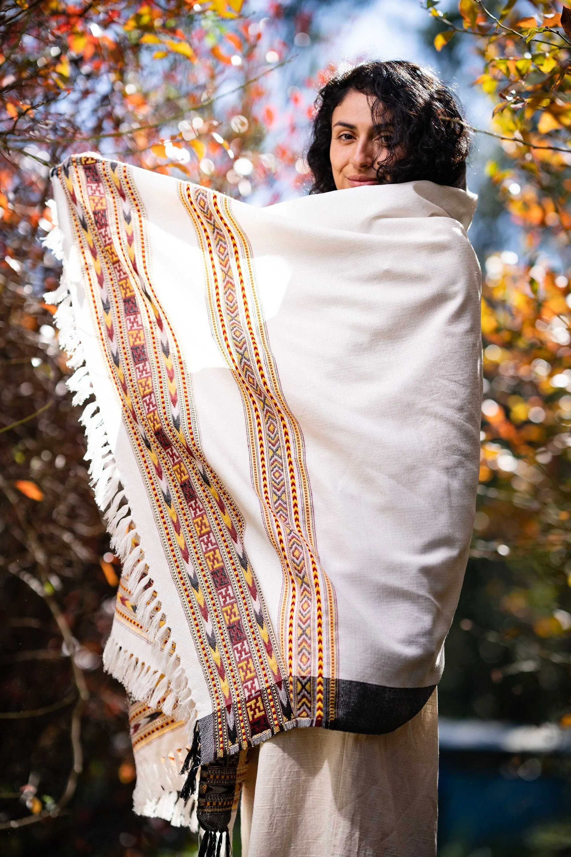 SAMADHI Shawl Meditation Prayer Blanket Cosy Pure White Cashmere Yak Wool and Acrylic Wool Blend Tibetan Winter Tribal Embroidery Zen AJJAYA