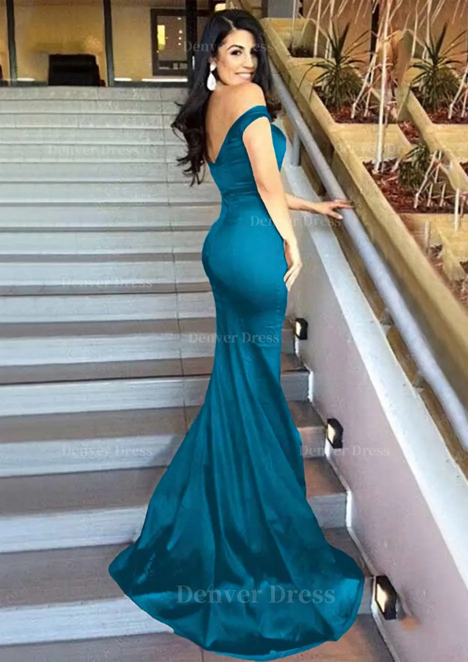 Sheath/Column Sleeveless Sweetheart Sweep Train Elastic Satin Prom Dress