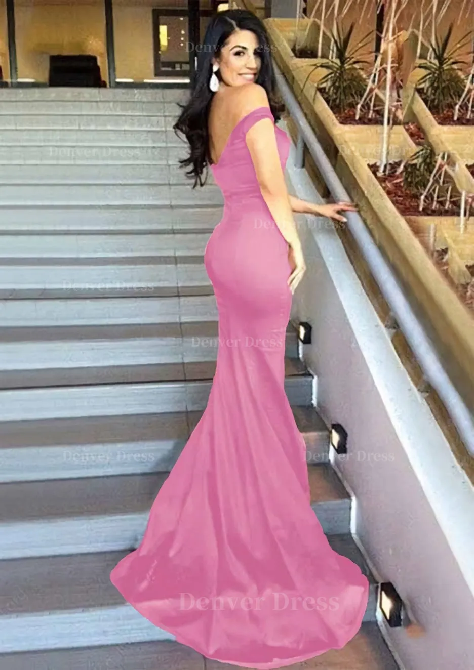 Sheath/Column Sleeveless Sweetheart Sweep Train Elastic Satin Prom Dress