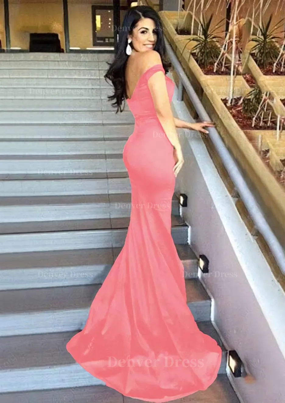 Sheath/Column Sleeveless Sweetheart Sweep Train Elastic Satin Prom Dress