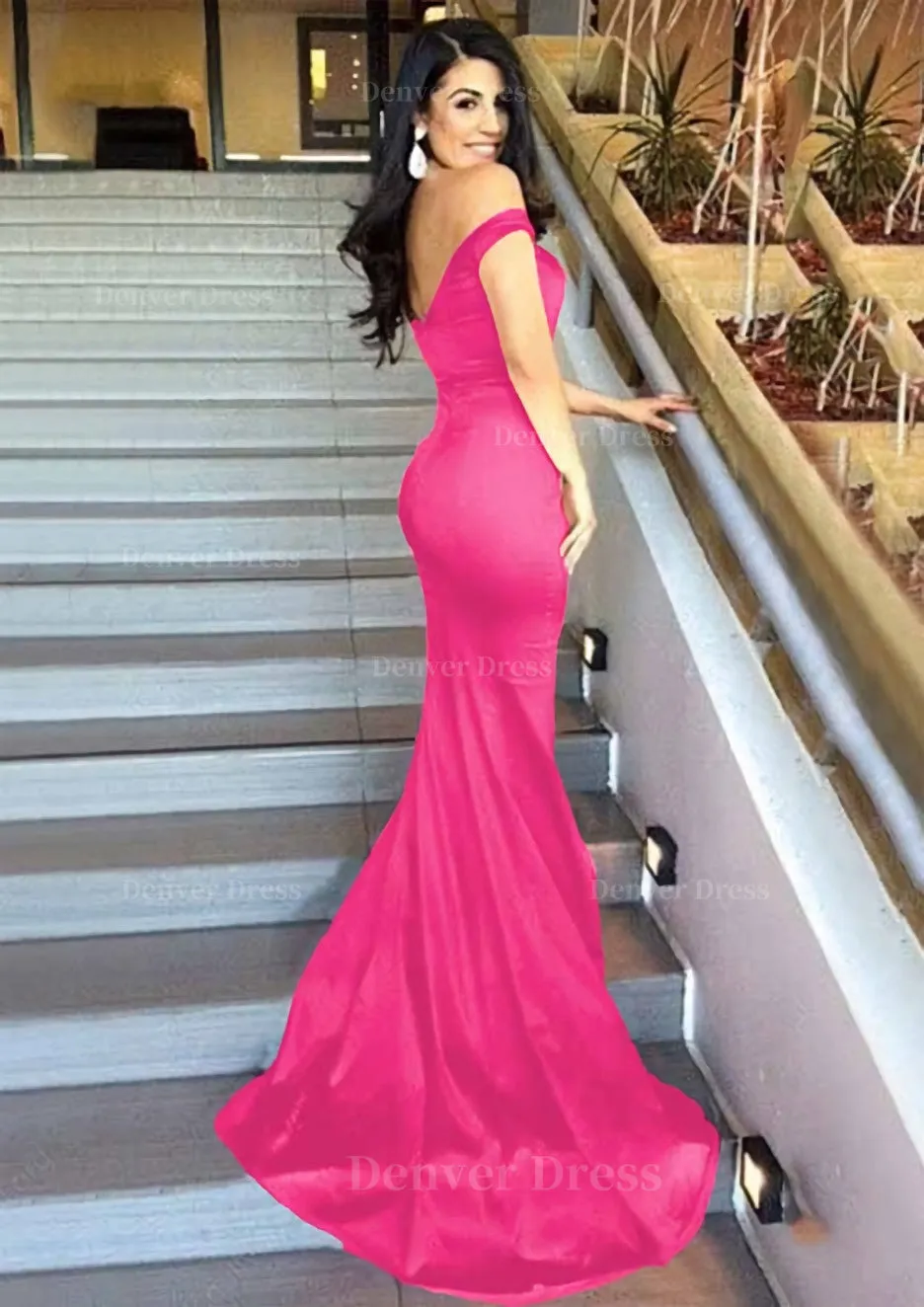 Sheath/Column Sleeveless Sweetheart Sweep Train Elastic Satin Prom Dress