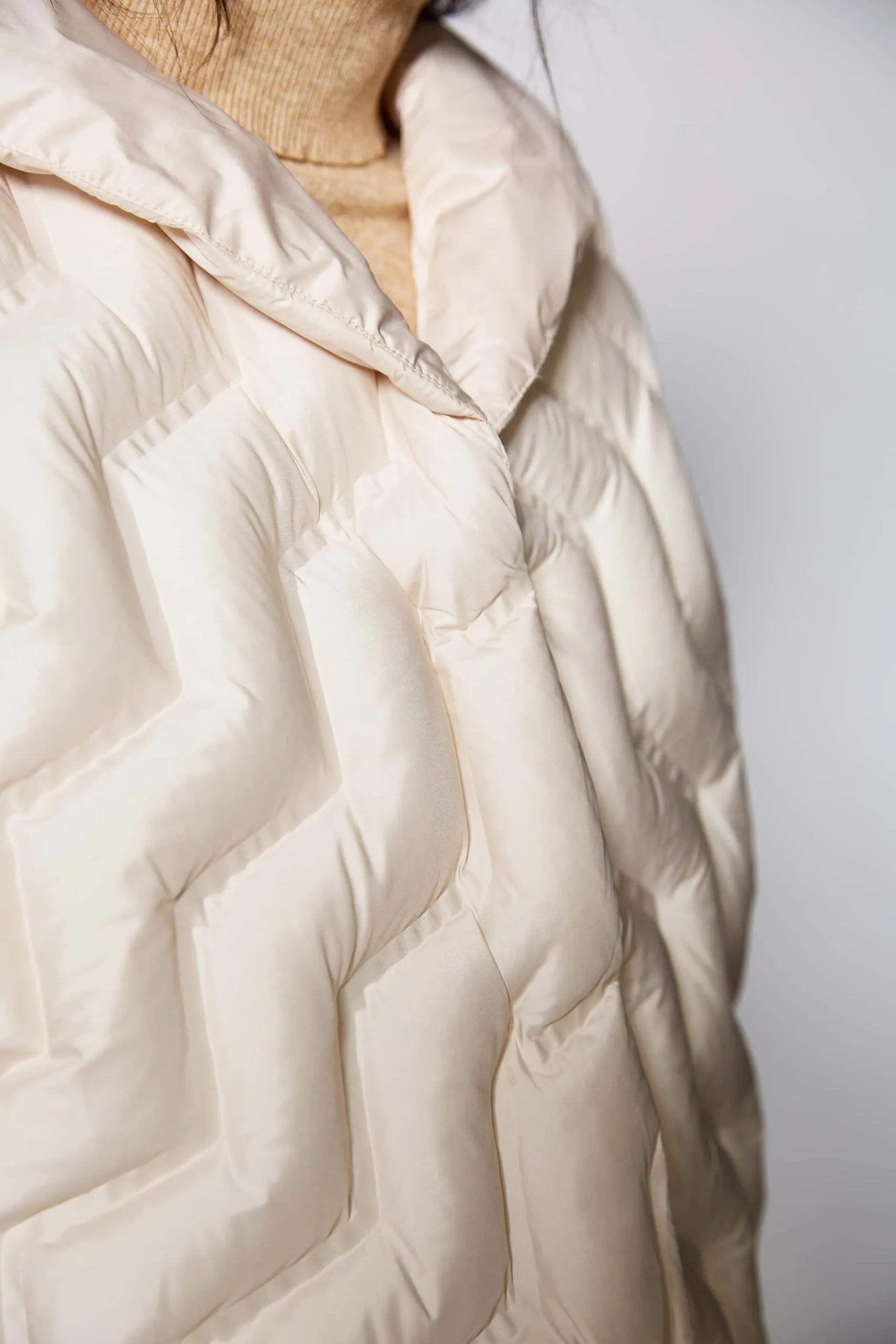 VAN-DOS Cream Quilted Sleeveless Gilet